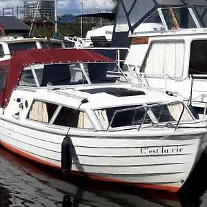 Bateau-hôtel Motor Yacht Almaz 